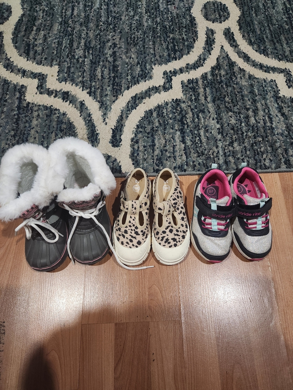3 Pairs Of Little Girls Shoes Size 10